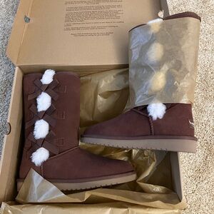 Victoria Tall Koolaburra by Ugg boots with ribbons NIB brown